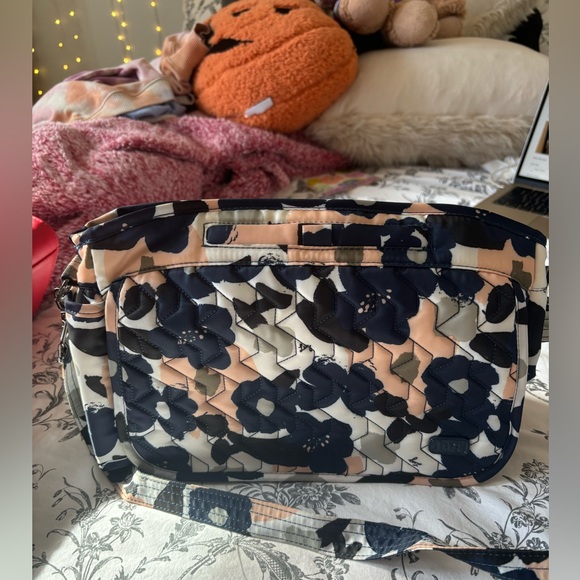 Gently Used Lug Crossbody Bag - Picture 1 of 4